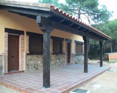 © Vigas, viguetas, pilares, cargaderos, imitación madera | Prefabricados Linares |  Tel/Fax.: 918 66 06 45 - Móvil: 625 57 22 09 / 652 80 01 48