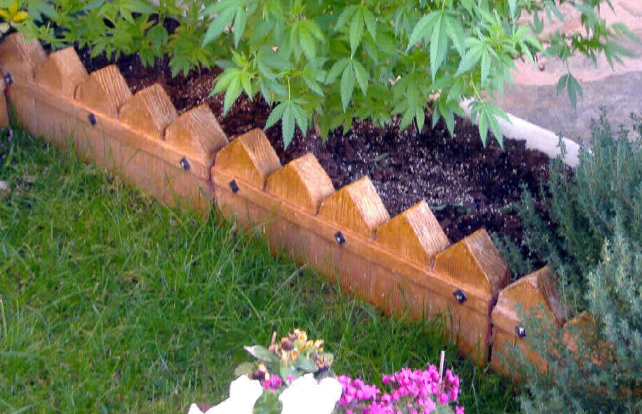 Bordillos y traviesas para jardín en piedra artificial y hormigón imitación madera